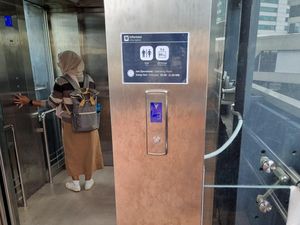 Sempat Dikeluhkan Penumpang, Lift di Halte TransJ Cikoko Kini Bisa Dipakai Sempat Dikeluhkan Penumpang, Lift di Halte TransJ Cikoko Kini Bisa Dipakai