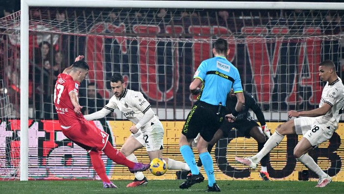Soccer Football - Serie A - Monza v AC Milan - Stadio Brianteo, Monza, Italy - February 18, 2024 Monzas Dany Mota scores their second goal REUTERS/Alberto Lingria