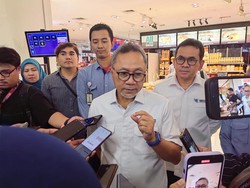 Blusukan ke Transmart, Zulhas Ungkap Penyebab Harga Beras Melambung