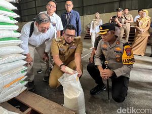Pj Wali Kota Cek Beras Jelang Ramadhan Bareng Forkopimda Mojokerto Pj Wali Kota Cek Beras Jelang Ramadhan Bareng Forkopimda Mojokerto