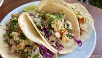 Nongkrong Makan Taco dan Mamas Loco di Resto Rumahan
