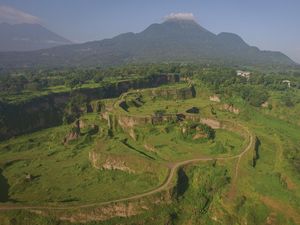 Potensi Wisata Bekas Galian Tambang Pasir di Pasuruan