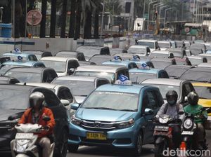 Potret Kemacetan Imbas Demo di Bawaslu Potret Kemacetan Imbas Demo di Bawaslu