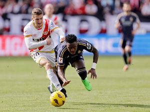 Real Madrid Enggak Fokus karena Mbappe?