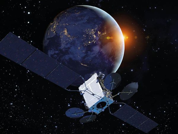 Mengintip Dapur Perakitan Satelit Merah Putih 2