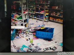 Minimarket Arena Adu Jotos Jadi Berantakan, Sopir Bajaj-Jukir Ganti Rugi?