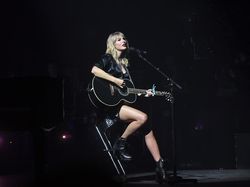 Taylor Swift dan Misteri Angka 13 di Hidupnya