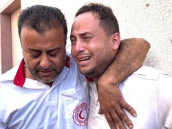 Tenaga Kesehatan Gaza Tewas di Dalam Ambulansnya Sendiri