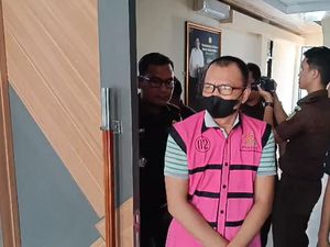 Kejari Prabumulih Jebloskan Tersangka Dugaan Korupsi Kredit Modal Bank Kejari Prabumulih Jebloskan Tersangka Dugaan Korupsi Kredit Modal Bank