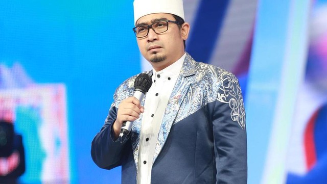 Berita Seputar Selebriti Insertlive Terkini : Pendidikan Ustaz Solmed yang Ikut Tanggapi soal Ijab Qobul Maxime Bouttier