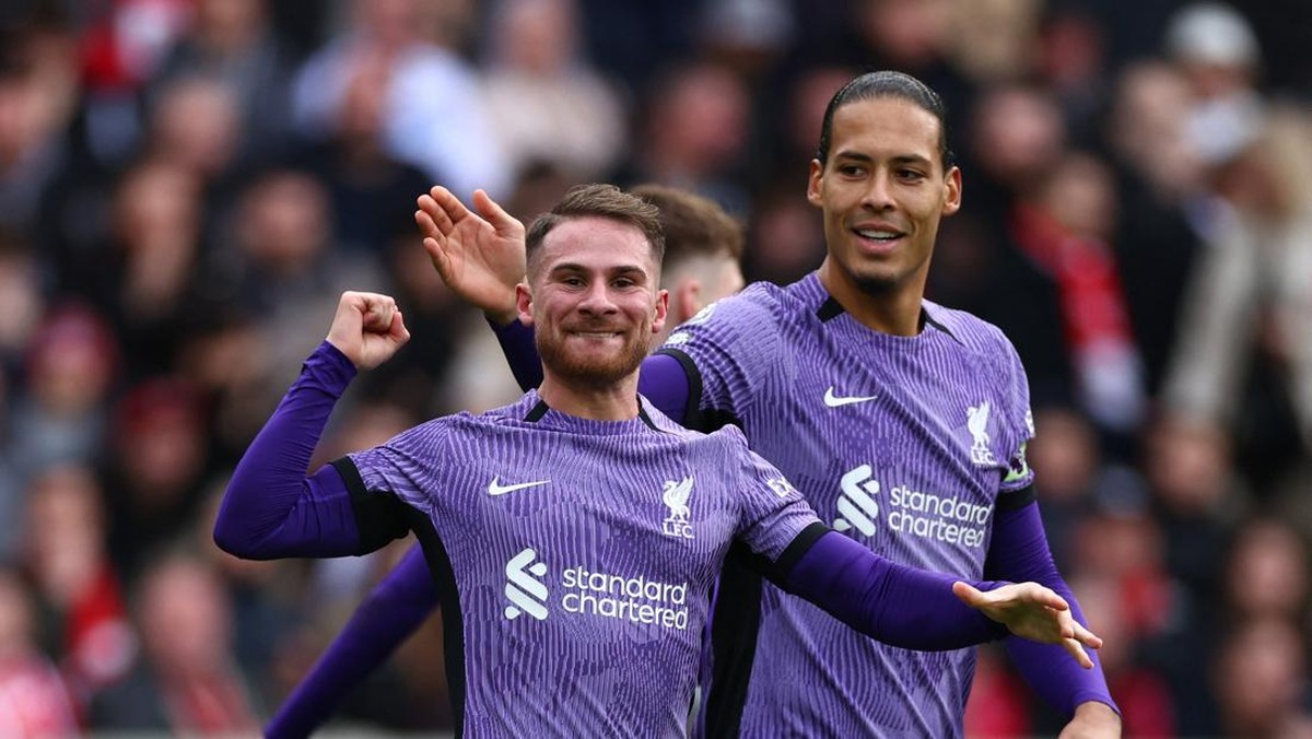Virgil van Dijk meminta rekan-rekannya agar tetap tenang menghadapi persaingan juara (Action Images via Reuters/ANDREW BOYERS)
