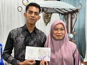 2 Bule Polandia Viral Nyasar Kondangan Beri Kado Dadakan Sketsa ke Pengantin 2 Bule Polandia Viral Nyasar Kondangan Beri Kado Dadakan Sketsa ke Pengantin