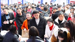 Para Pencari Kerja Padati Job Fair di China