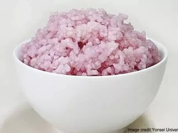 Cantik! Nasi Warna Pink Ini Ternyata Diinfus Protein Daging Sapi