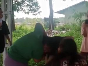 Duduk Perkara 2 Remaja Putri di Beltim Berkelahi Berujung Videonya Viral Duduk Perkara 2 Remaja Putri di Beltim Berkelahi Berujung Videonya Viral