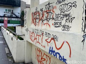 Duh! Fasum di Kota Surabaya Jadi Sasaran Vandalisme Duh! Fasum di Kota Surabaya Jadi Sasaran Vandalisme