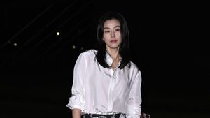 8 Gaya Jun Ji Hyun di Fashion Show Burberry, Disorot Mirip Son Heung Min
