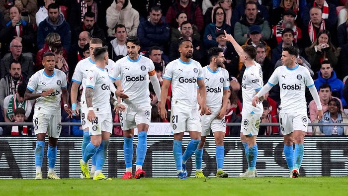 BILBAO, SPAIN - FEBRUARY 19: Viktor Tsygankov of Girona FC celebrates scoring their first goal during the LaLiga EA Sports match between Athletic Bilbao and Girona FC at Estadio de San Mames on February 19, 2024 in Bilbao, Spain. (Photo by Juan Manuel Serrano Arce/Getty Images)