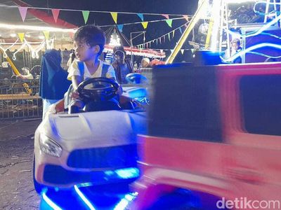 Hiburan Murah Meriah Merakyat di Pasar Malam