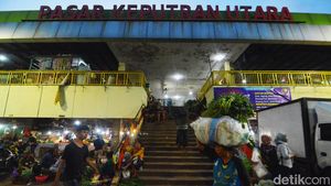 Jelang Ramadan Harga Kebutuhan Bahan Pokok di Pasar Surabaya Merangkak Naik