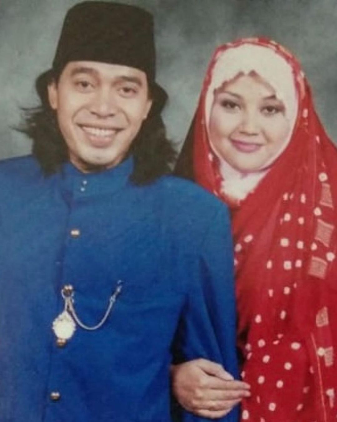 Komeng Bareng Istri dan Anak