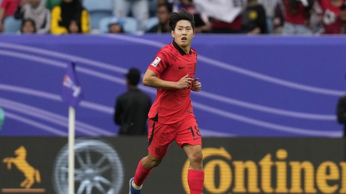 South Koreas Lee Kang-in celebrates after scoring his sides second goal during the Asian Cup Group E soccer match between South Korea and Malaysia at Al Janoub Stadium in Al Wakrah, Qatar, Thursday, Jan. 25, 2024. (AP Photo/Thanassis Stavrakis)