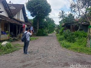 Hore! Paving dari Caleg Nasdem yang Sempat Ditarik Bakal Dipasang Lagi Hore! Paving dari Caleg Nasdem yang Sempat Ditarik Bakal Dipasang Lagi