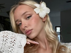 Pamer Payudara di Depan Gereja, Model Seksi Diburu Rusia