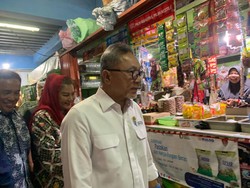 Sambangi Pasar di Semarang, Zulhas: Beras Aman!