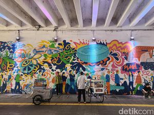 Potret PKL Membandel di Terowongan Jalan Kendal Jakarta Potret PKL Membandel di Terowongan Jalan Kendal Jakarta