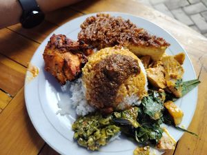 5 Tempat Makan Enak yang Populer di Gondangdia, Wajib Mampir 5 Tempat Makan Enak yang Populer di Gondangdia, Wajib Mampir