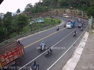 Lalin Jogja-Wonosari Sore Ini Ramai, Waspada Saat Hujan!