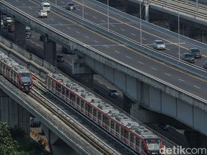 Di Atas Tol Layang MBZ, Aku Memacu Mobil Menentukan Masa Depan
