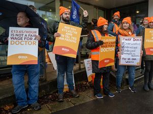 Dokter di Wales Mogok 3 Hari Tuntut Gaji Naik