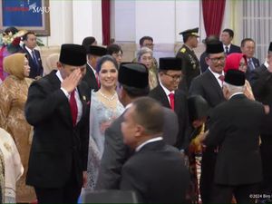 Dilantik Jadi Menteri ATR, AHY Saling Hormat dengan Prabowo
