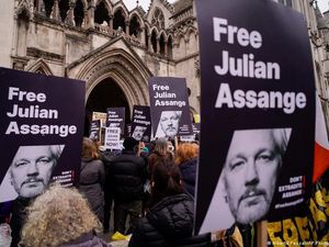 Akankah Julian Assange Dideportasi ke Amerika Serikat?