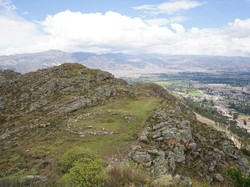 Antropolog Temukan Plaza Batu Megalitik Berusia 4.750 Tahun di Peru