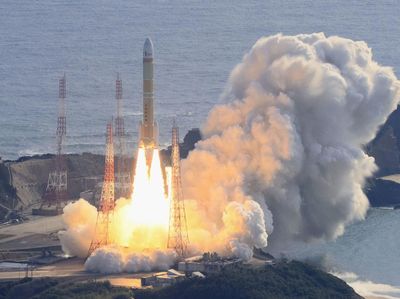 Detik-detik Roket H3 Jepang Sukses Meluncur ke Ruang Angkasa
