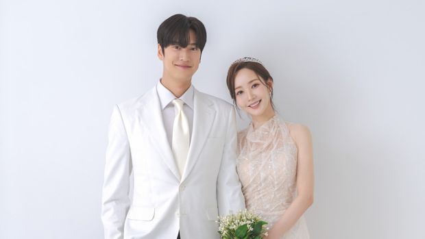 Foto pernikahan Park Min Young dan Na In Woo, pasangan drama Korea Marry My Husband