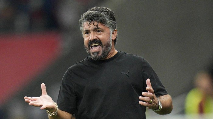 FILE - Marseilles head coach Gennaro Gattuso shouts during the French League One soccer match between Nice and Marseille at the Allianz Riviera stadium in Nice, France, on Oct. 21, 2023. Gattuso has been fired by the French league club, a person with direct knowledge of the decision told The Associated Press on Monday Feb. 19, 2024. (AP Photo/Daniel Cole, File)