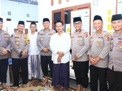 Gus Baha Apresiasi Polri Wujudkan Pemilu Aman-Damai, Ajak Warga Jaga Kerukunan