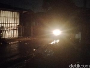 PLN soal Gelapnya Area yang Diterjang Puting Beliung PLN soal Gelapnya Area yang Diterjang Puting Beliung