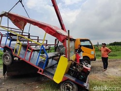 Kereta Kelinci Rombongan Siswa SMA Masuk Parit, Sopir: Seperti Ada yang Dorong