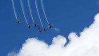 Melihat Aksi Memukai Tim Jupiter TNI AU di Langit Singapura