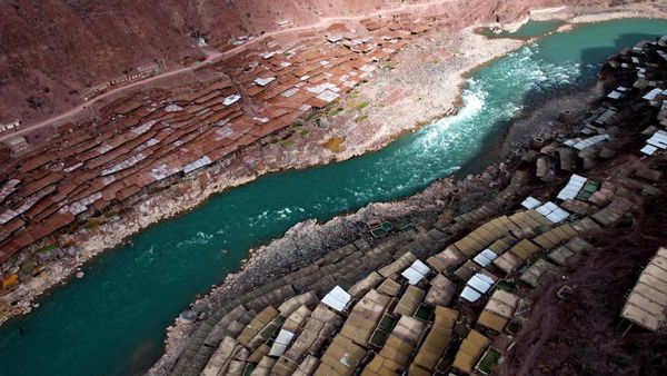 Melihat Aktivitas Tambak Garam Tradisional di China