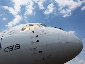 Melihat Lebih Dekat Pesawat Penumpang Buatan China C919 Melihat Lebih Dekat Pesawat Penumpang Buatan China C919