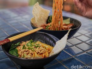Mencicipi Manis dan Gurih Chowmein, Varian Mi Asal China di Garut
