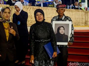 Perjuangan Almarhumah Dewi Jadi Sarjana UGM Bikin Bangga Ortu Perjuangan Almarhumah Dewi Jadi Sarjana UGM Bikin Bangga Ortu