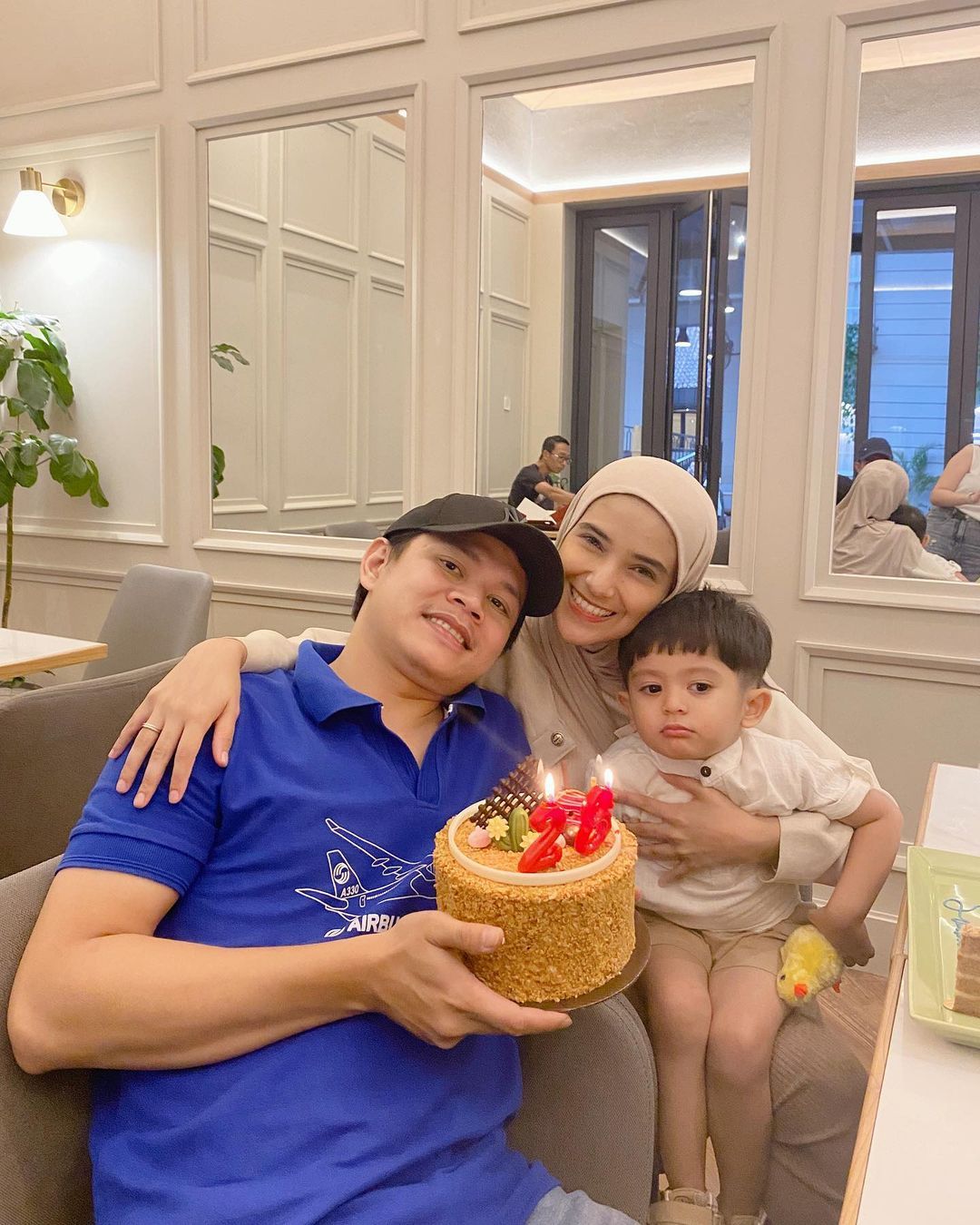 Nadya Mustika Rahayu Berikan Kejutan Ultah Untuk Suami