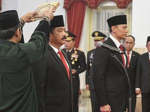 Pengamat UB Nilai Pelantikan AHY-Hadi Sebagai Politik Balas Budi Jokowi Pengamat UB Nilai Pelantikan AHY-Hadi Sebagai Politik Balas Budi Jokowi